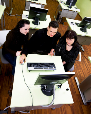 Visual for Evaluation of E-Learning Web Sites Using Fuzzy Axiomatic Design Based Approach